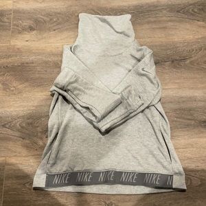 Women’s Nike Dri-fit turtle neck sweatshirt- Medium